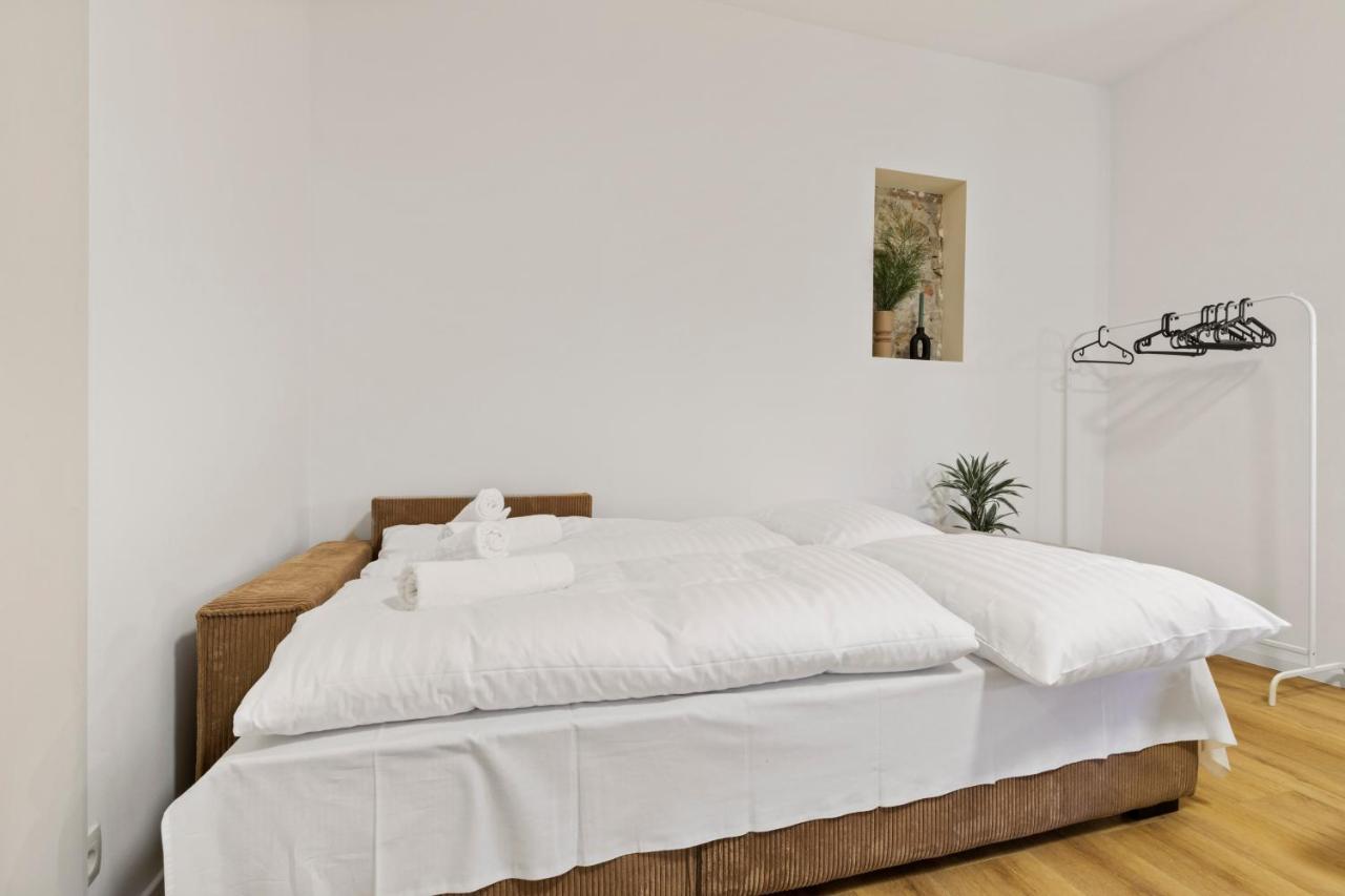 Charming Apt In Centre /W Ac Братислава Экстерьер фото